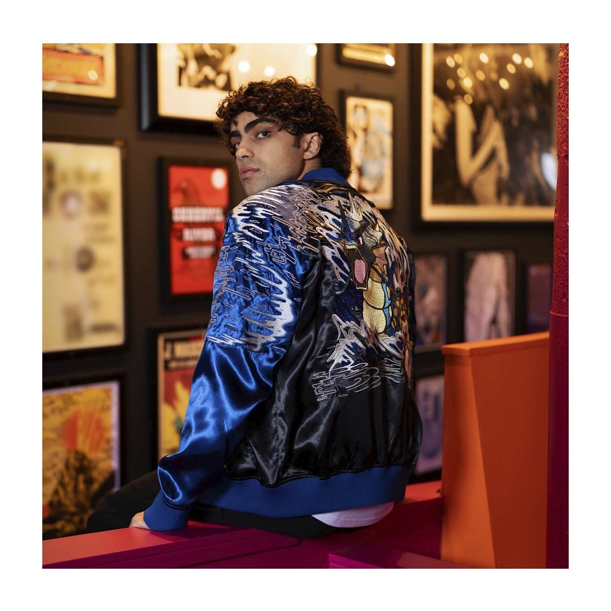 Gyarados Souvenir Jacket - Adulto