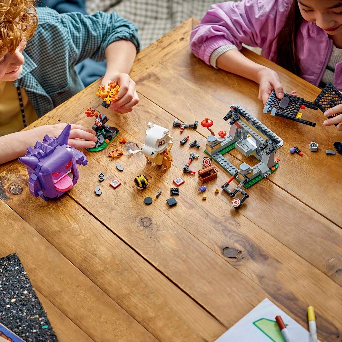 [Pre Orden] LEGO® Pokémon™ SMART Play™: Cubone and Gengar’s Spooky Showdown