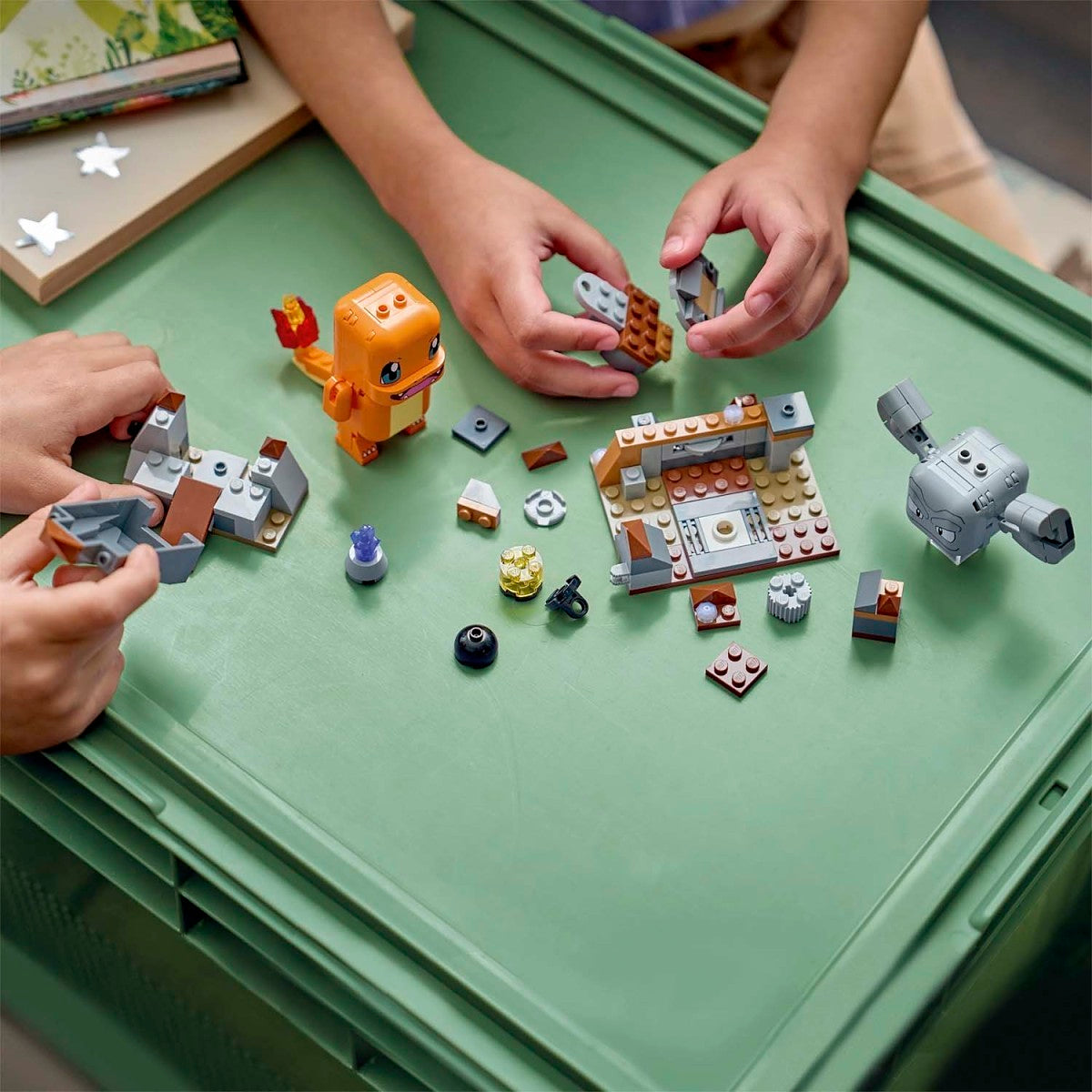 [Pre Orden] LEGO® Pokémon™ SMART Play™: Charmander and Geodude’s Cavern Clash