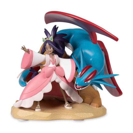 Iris & Salamence Pokémon Trainers Figure